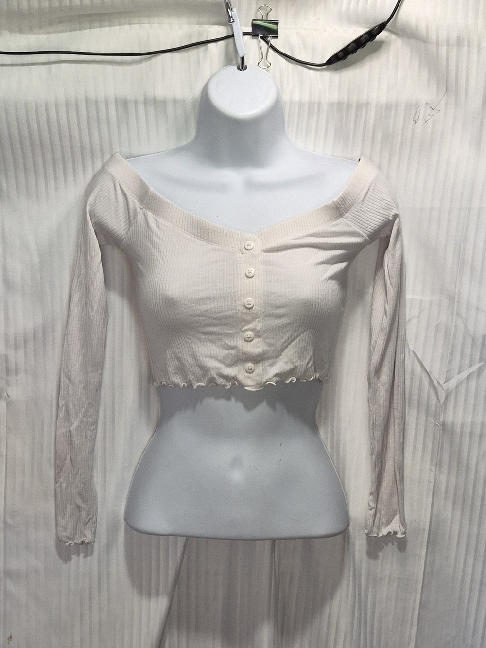 Forever 21 Small Cream Ribbed Off-Shoulder Button Crop Top